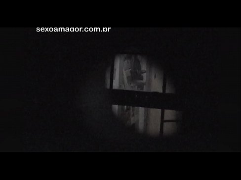 ❤️ Si Blondie ay lihim na nakunan ng video ng isang voyeur ng kapitbahayan na nakatago sa likod ng mga guwang na brick ️ Porno sa amin tl.mouthporn.ru ❌